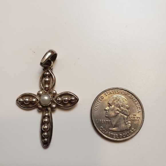 Silpada cross and pearl pendant - Picture 3 of 3